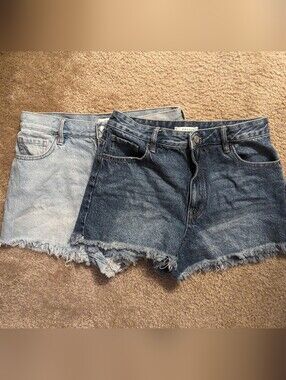 PacSun Jean Shorts Bundle Light And Medium Wash In Size 28